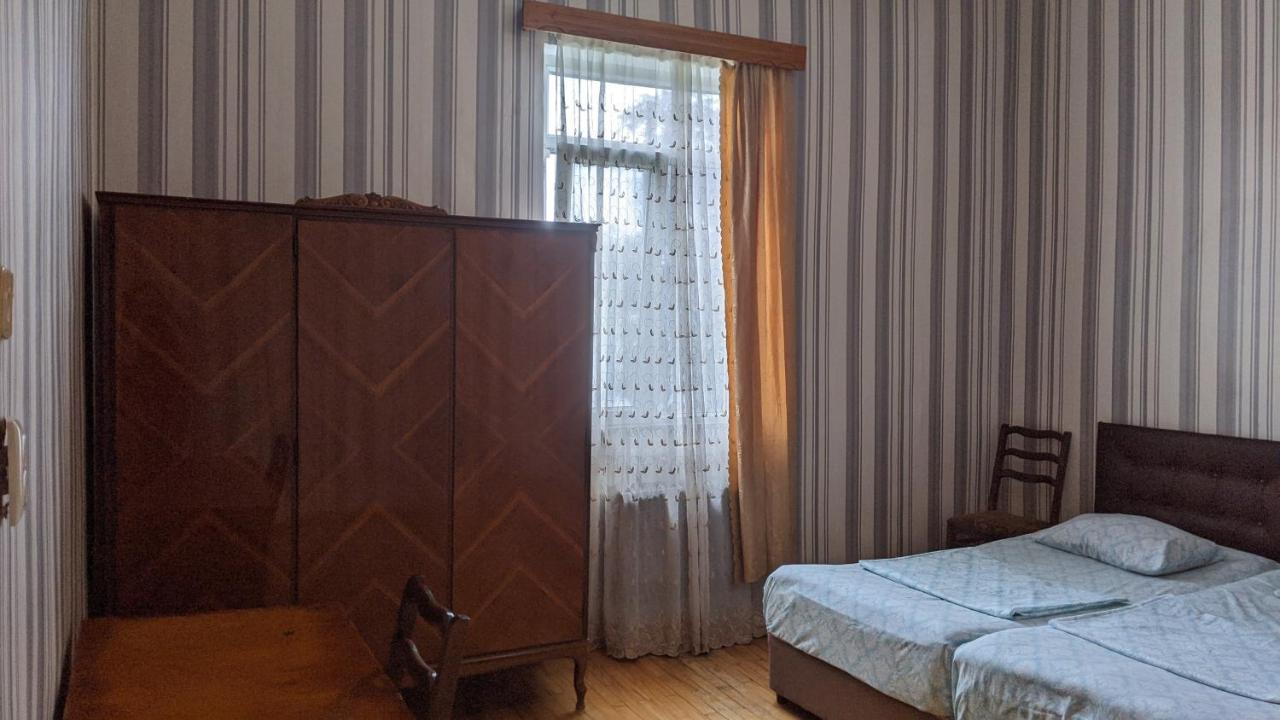 Medea'S Guest House Batumi Bagian luar foto