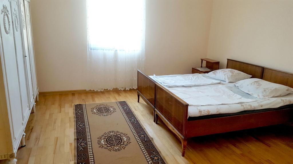 Medea'S Guest House Batumi Bagian luar foto