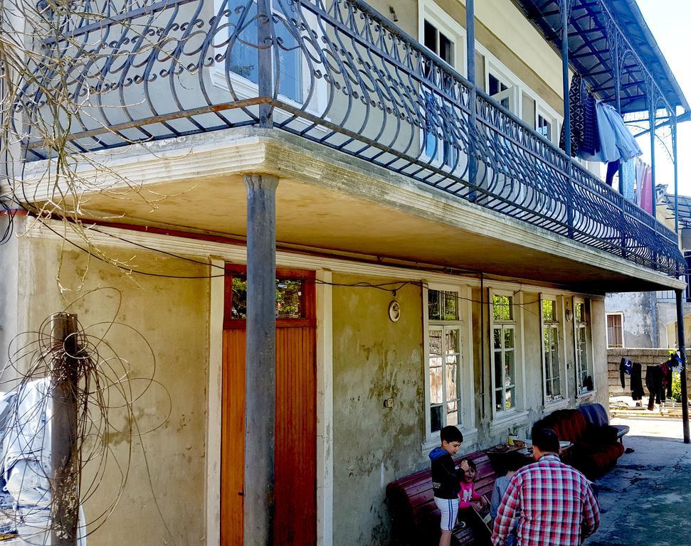 Medea'S Guest House Batumi Bagian luar foto